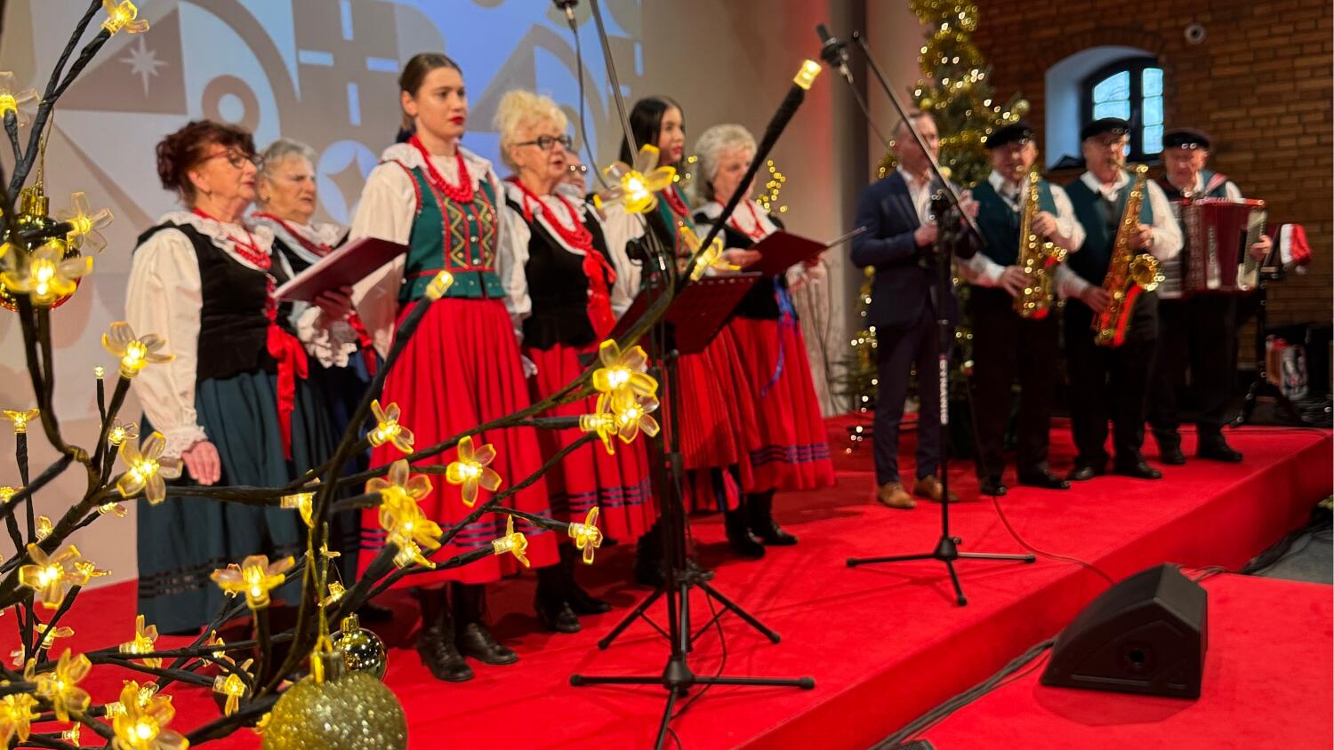 Gdy się rodziłeś, Panie | Zespół Ludowy Ożarowiacy