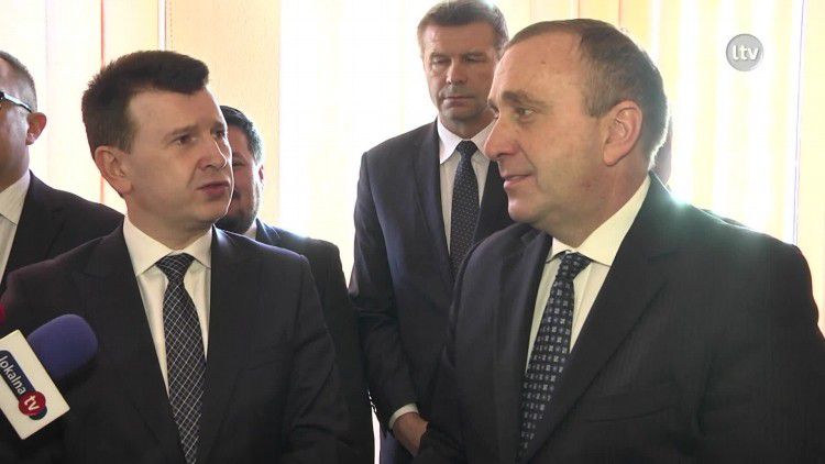 Schetyna i Wenta razem w Ostrowcu.mp4