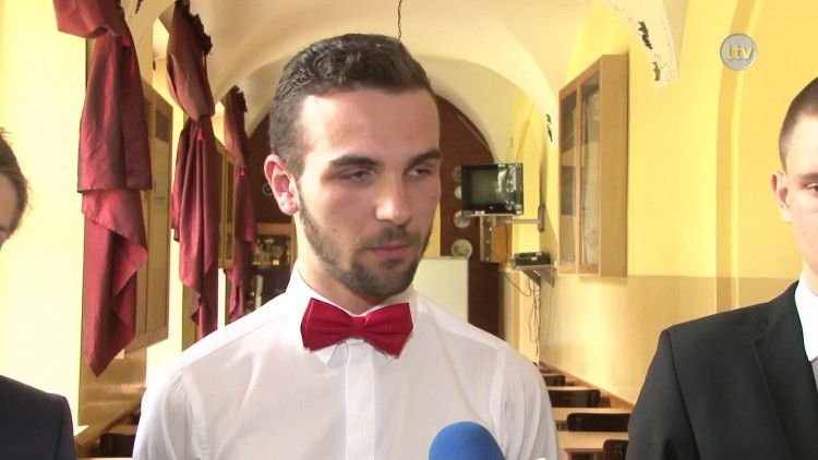 Debata w Bronku.mp4