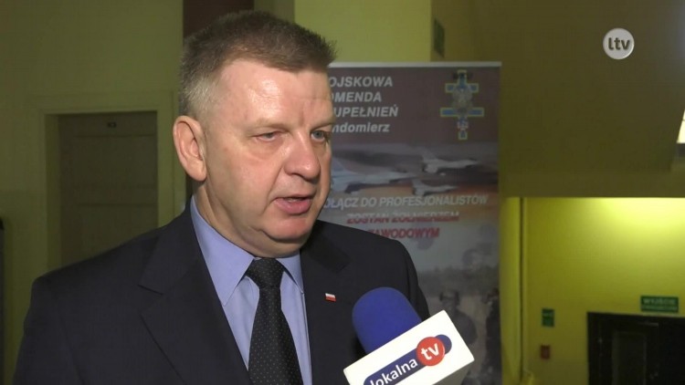 "Szkoła Orląt" zachęca do latania.mp4