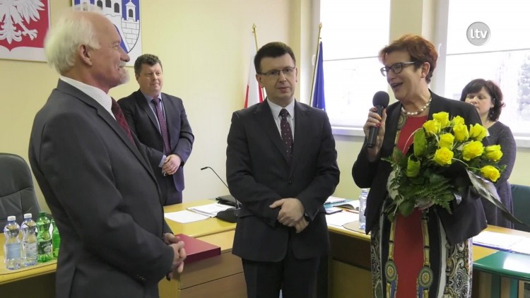 Wieloletni dyrektor MOPS na emeryturze.mp4
