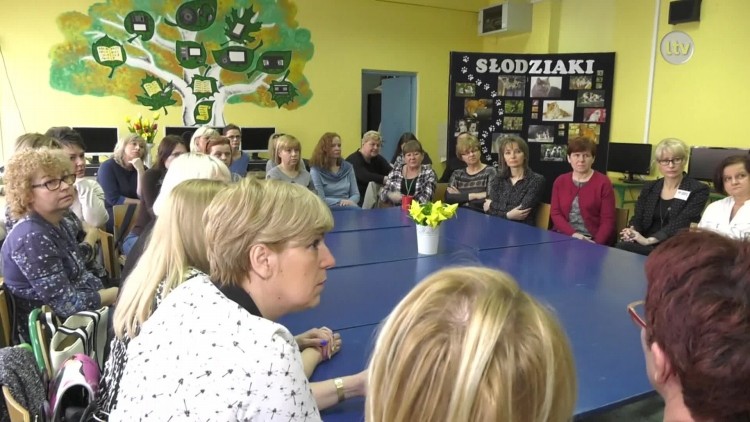 Strajkujących nauczycieli mniej niż się spodziewano.mp4