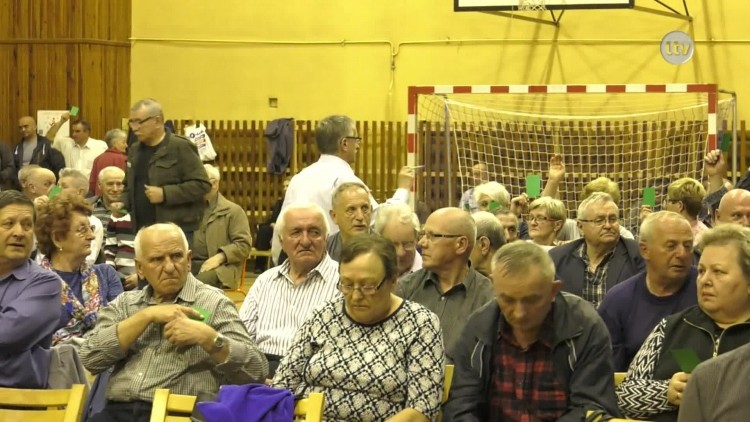 Upadłość spółdzielni "Hutnik" odroczona?.mp4