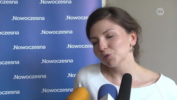 Posłanki .Nowoczesnej  w Ostrowcu Św..mp4