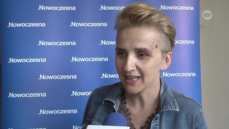 Posłanki z .Nowoczesnej w obronie kobiet.mp4
