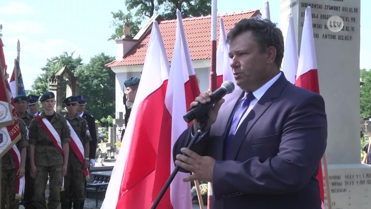 Ostrowieckie obchody Święta wojska Polskiego.mp4