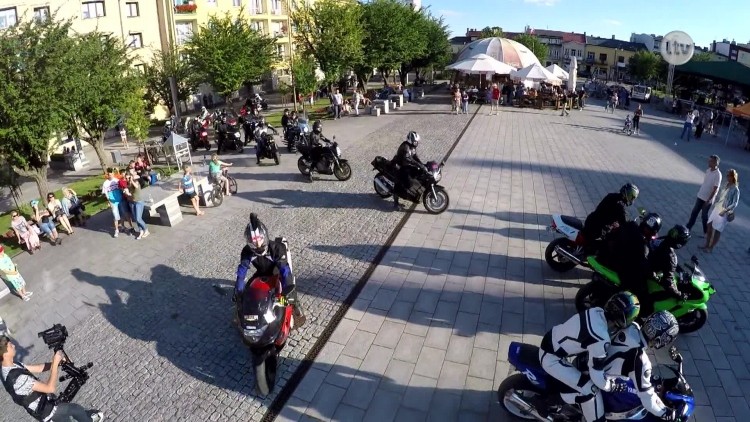 Awantura z płytę Rynku.mp4