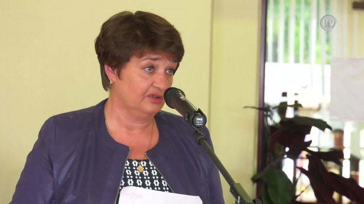 Ile zarabiają prezesi miejskich spółek?.mp4