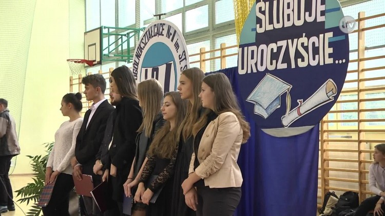 Pasowanie na ucznia "Staszica".mp4