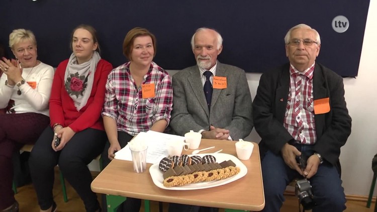 Niosą bezinteresowną pomoc, a swoje grono chcą powiększać.mp4
