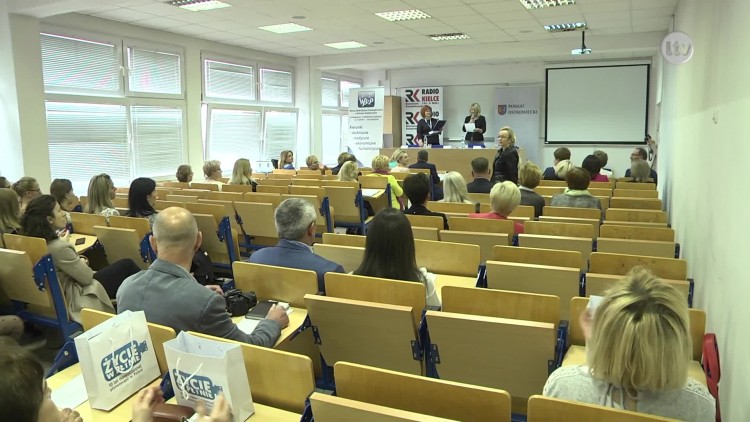 Międzynarodowa konferencja w WSBiP.mp4