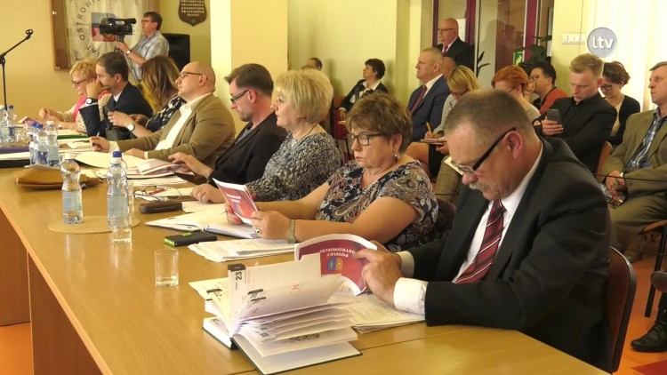 Radni przekazali działkę przy Hedy "Szarego" wojsku
