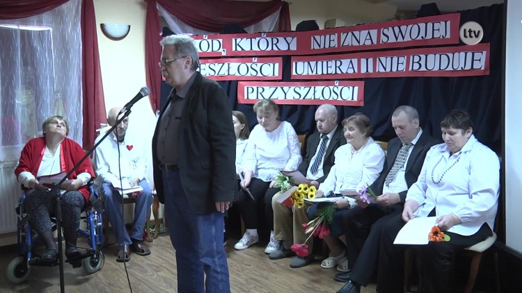 Patriotyzm... Konstytucja... Niepodległość...
