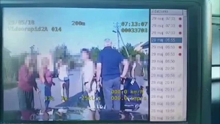 Usłyszeli o wypadku i ruszyli z pomocą