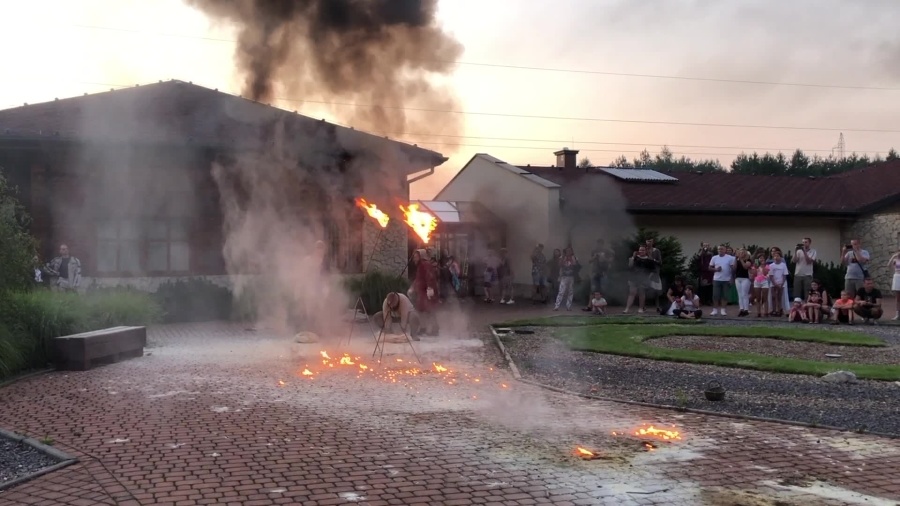 Bursztynowy Fire Show