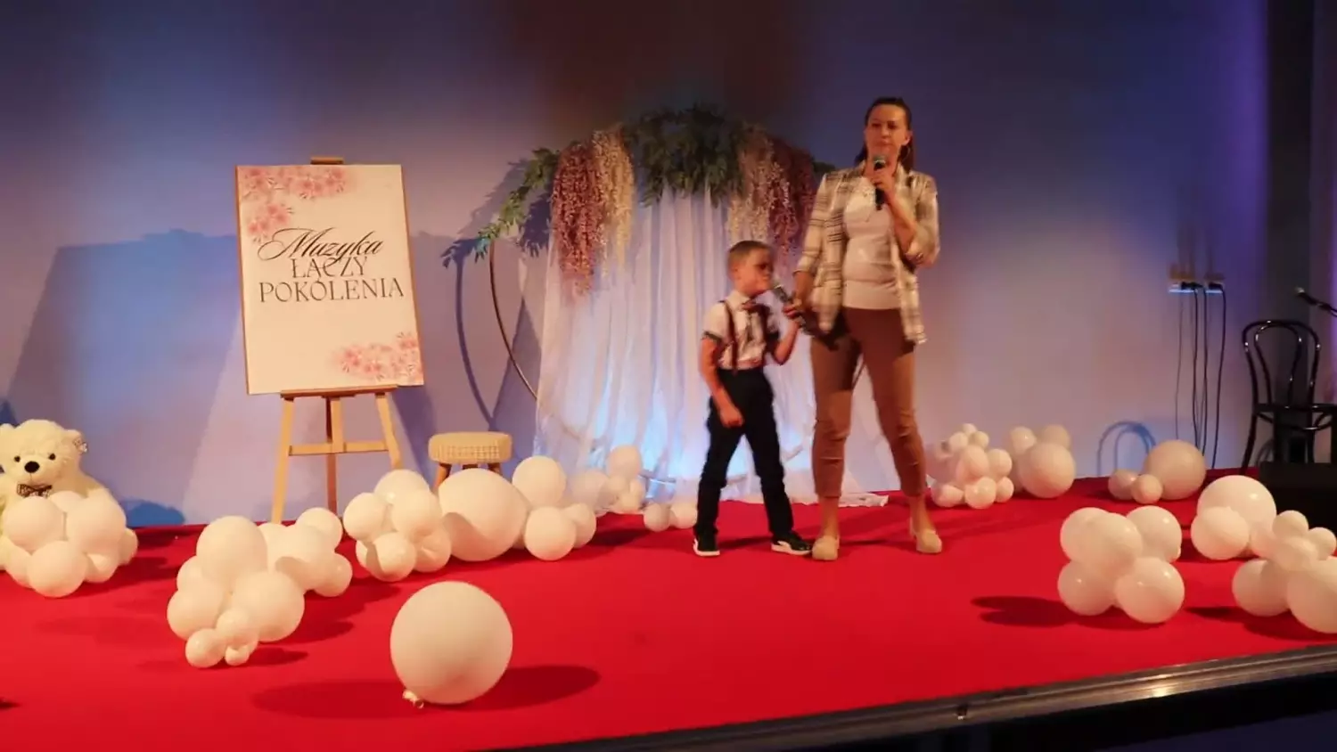 Przedszkole "Słoneczny uśmiech" w Częstocicach "Jesteś mamą"