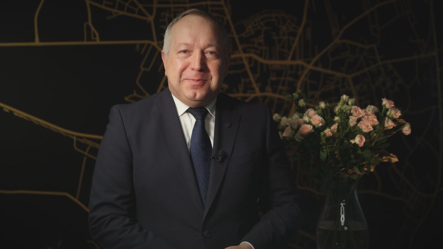 Życzenia z okazji Dnia Kobiet od Prezydenta Miasta Ostrowca Świętokrzyskiego, Artura Łakomca