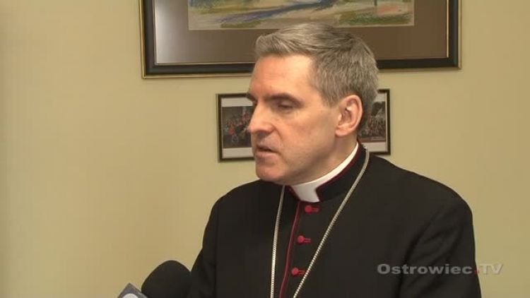 biskup_o_papiezu_ostrowiec_news.mp4
