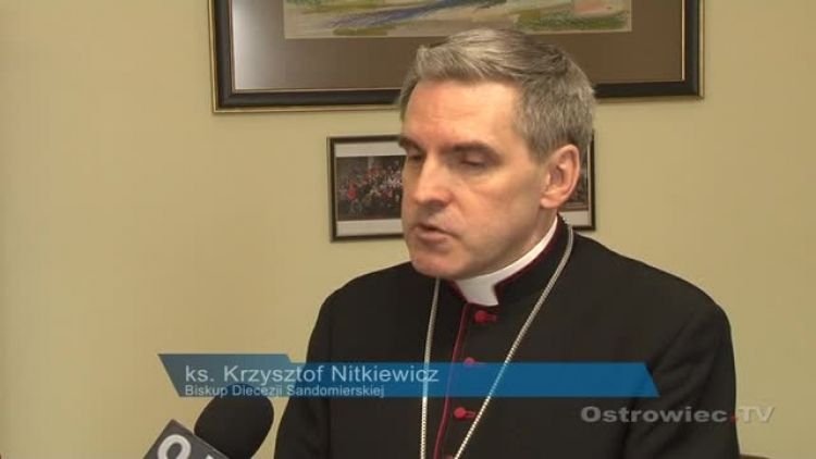 biskup_o_papiezu_ostrowiec_news.mp4