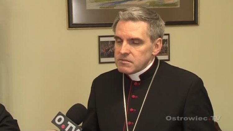 biskup_o_papiezu_ostrowiec_news.mp4