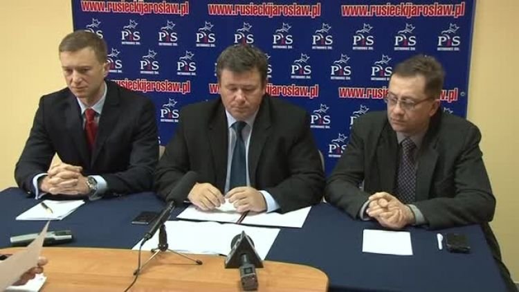 konfa_pis_smieci_news.mp4
