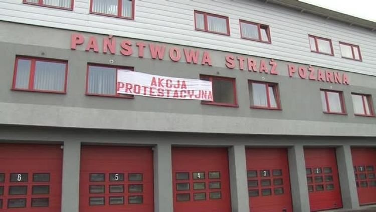 protest_strazakow_news.mp4