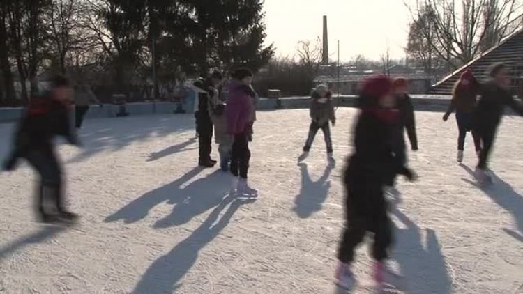 lodowisko_naturalne_ferie_news.mp4