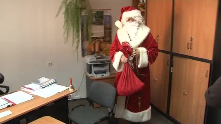 mikolaj_chodzi.mp4