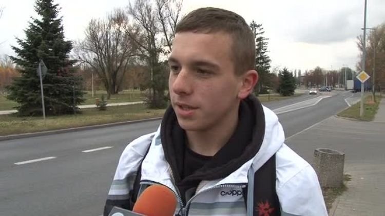 mlodziez_nie_chodzi_na_obchody_news.mp4