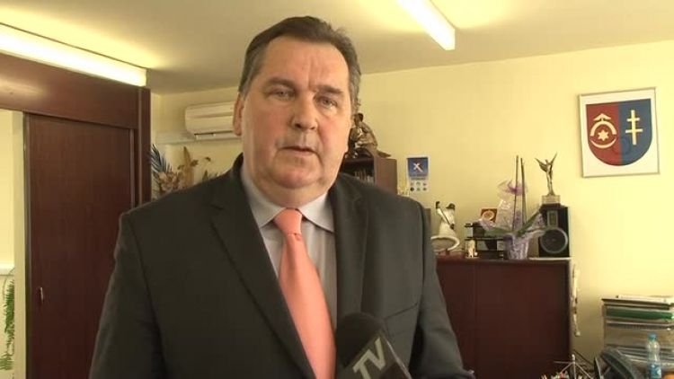 komentarze_21_02_2013_15min.mp4